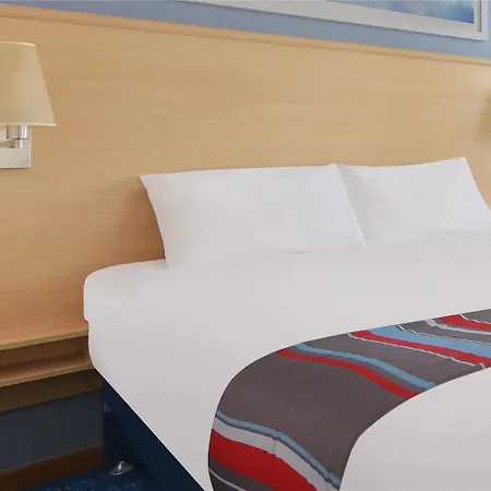 Travelodge Todhills Otel 3*